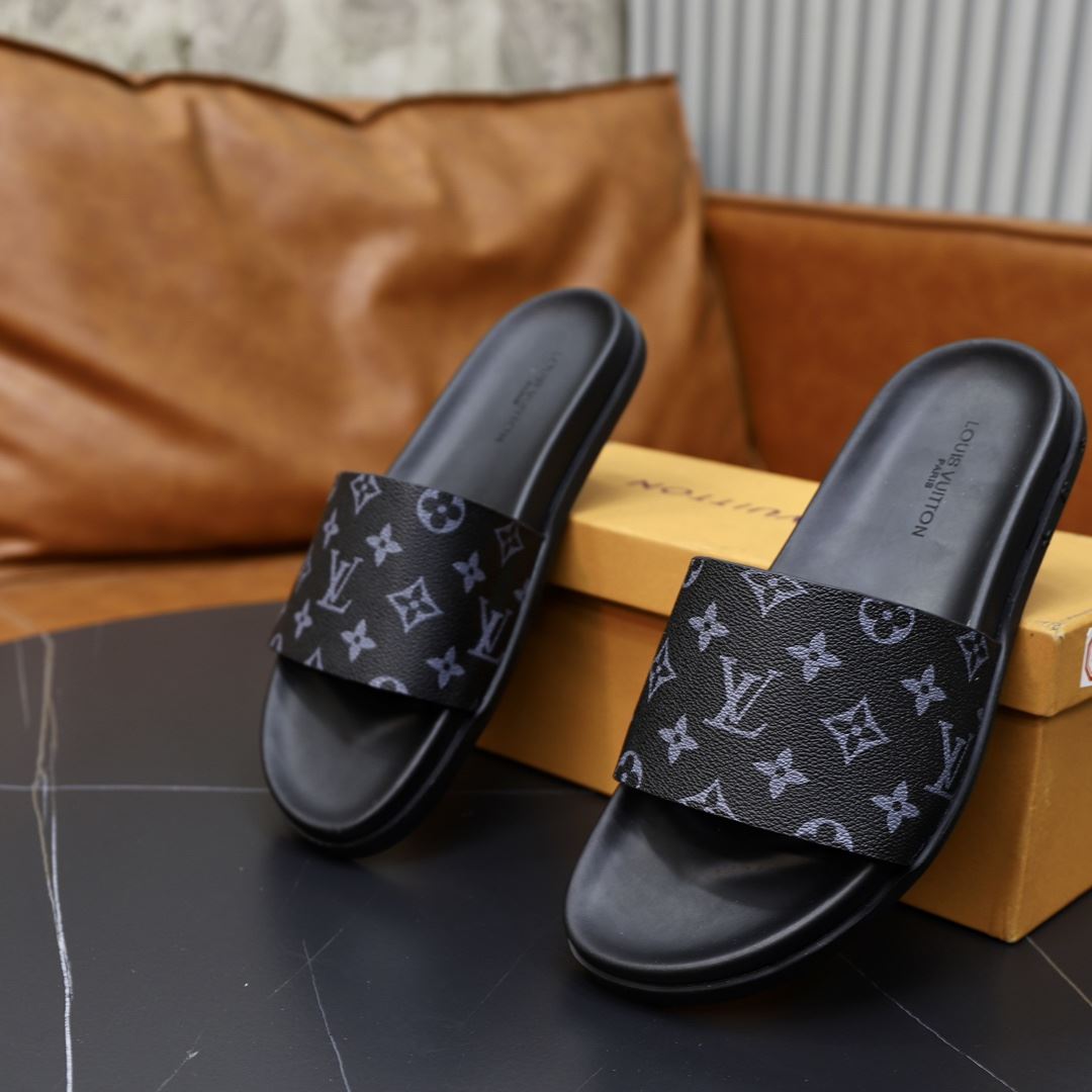 Louis Vuitton Slippers